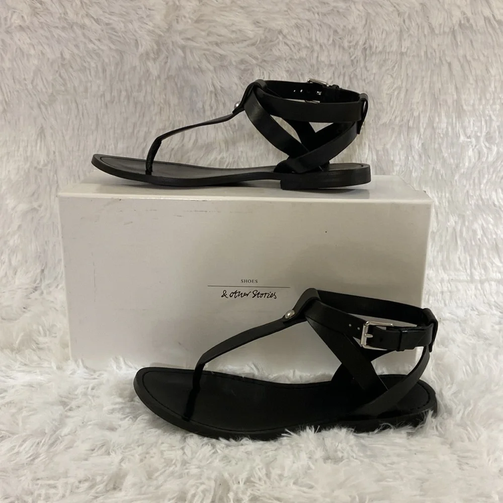 & OTHER STORIES WOMEN BLACK T FRONT GENUINE LEATHER ROMAN STYLE SANDALS.SIZE-7